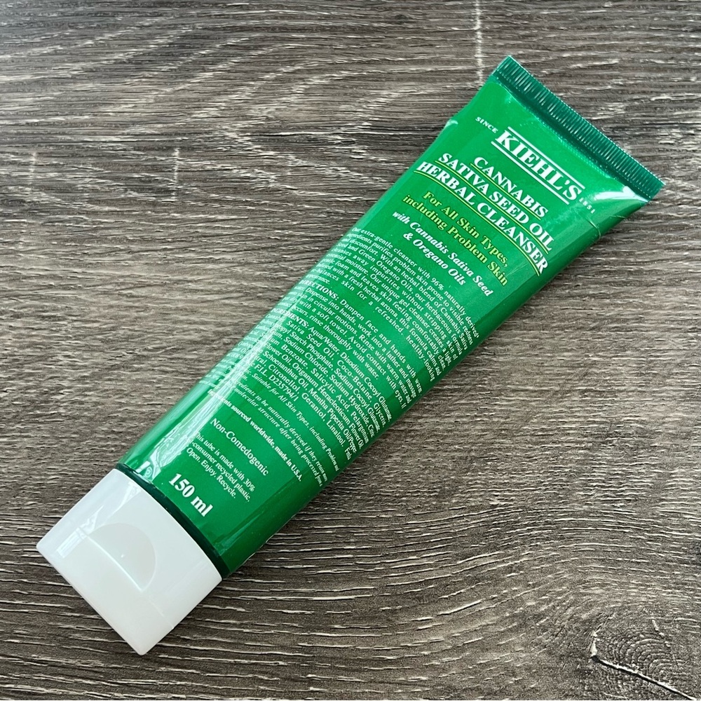 Kiehl's Cannabis Sativa Seed Oil Herbal Cleanser 150ml